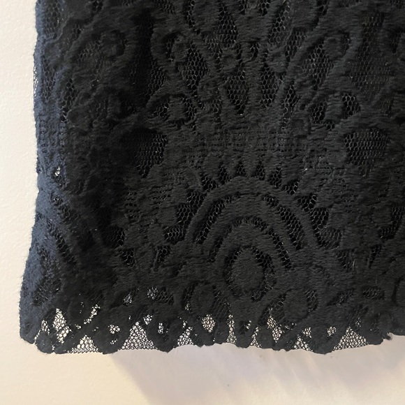 LITTLE BLACK DRESS LACE CROCHET - Small - Picture 7 of 8